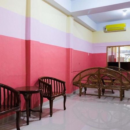 Reddoorz Plus @ Jalan Gatot Subroto Medan Sunggal Exterior foto