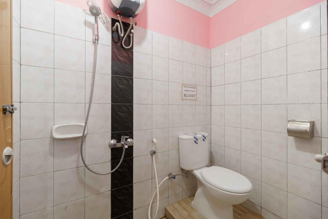 Reddoorz Plus @ Jalan Gatot Subroto Medan Sunggal Exterior foto